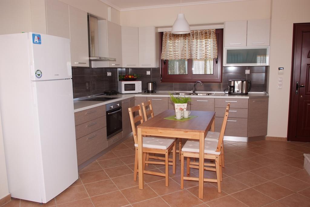Sofia Luxury Maisonettes Nikiti  Habitación foto