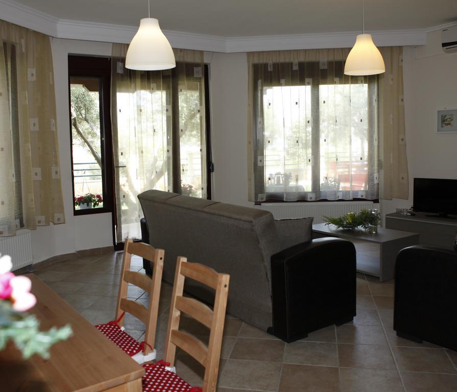 Sofia Luxury Maisonettes Nikiti  Habitación foto